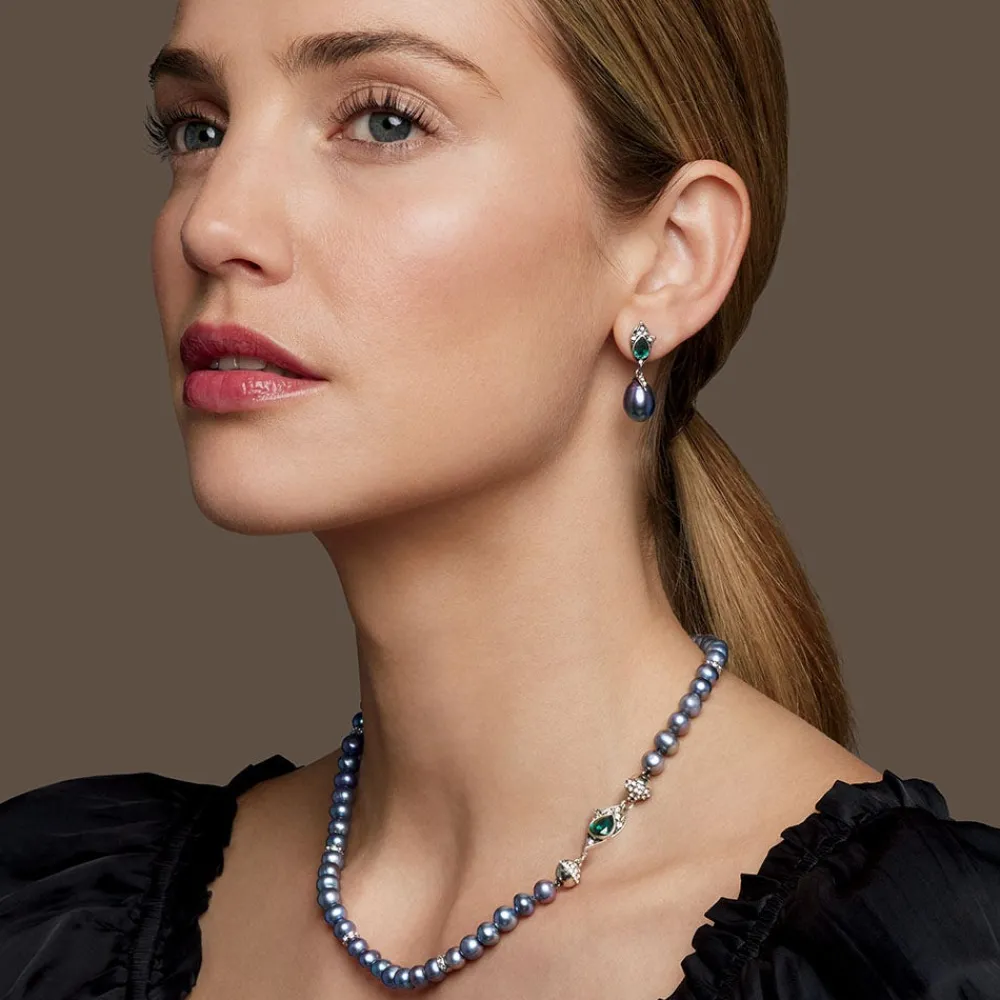 chelsea_peacock_pearl_necklace_1.webp Chelsea Peacock Pearl Necklace*The Met Store Clearance