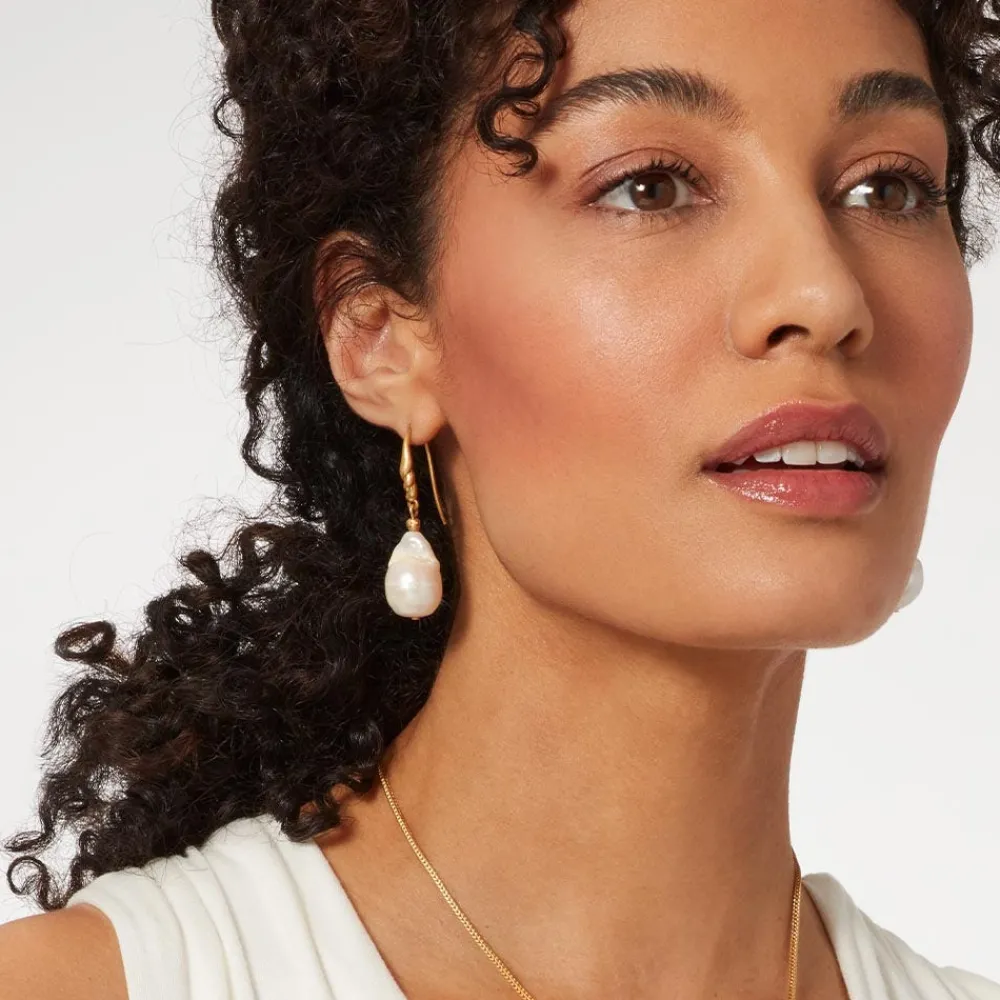 cypriot_twist_pearl_drop_earrings_2.webp Cypriot Twist Pearl Drop Earrings*The Met Store Shop