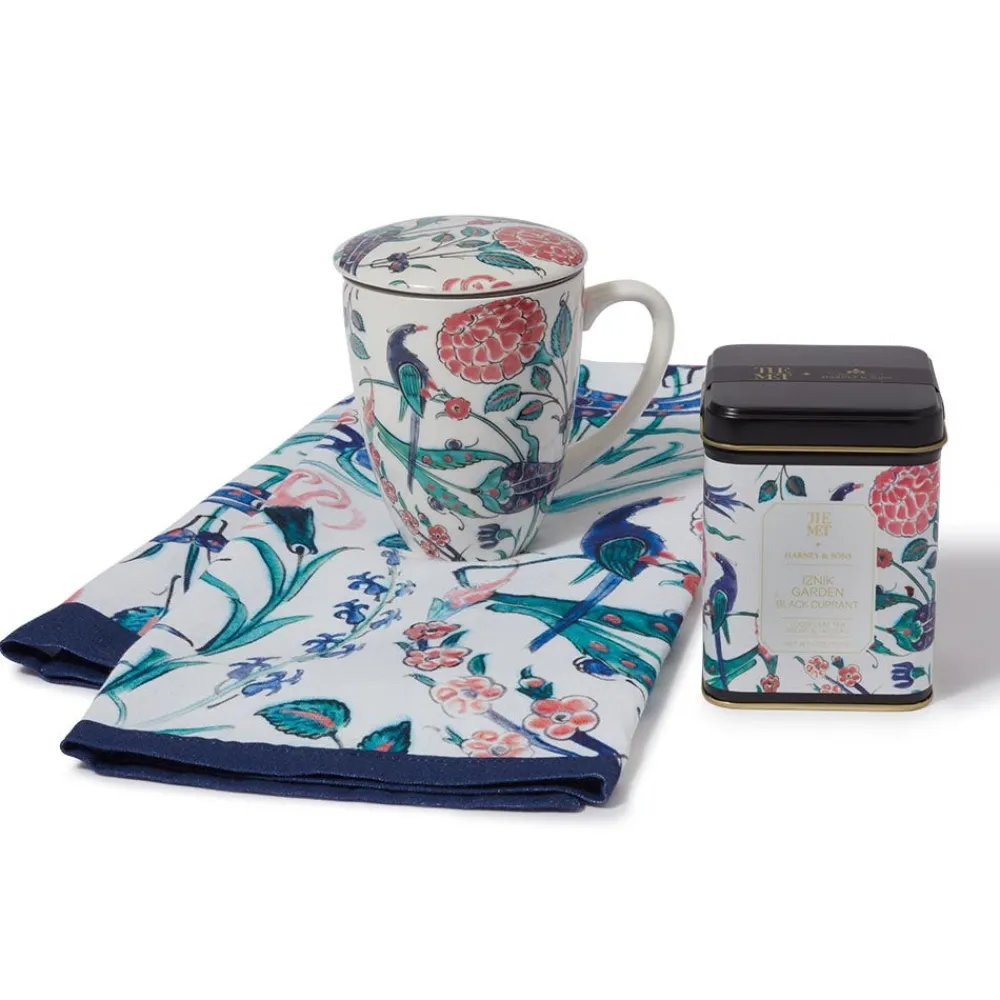 iznik_garden_tea_set_0.webp Iznik Garden Tea Set*The Met Store Best