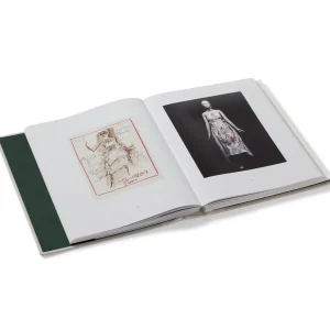 Karl Lagerfeld: A Line of Beauty*The Met Store Outlet