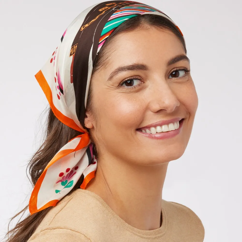 mrida_saltillo_dress_silk_neckerchief_2.webp Mérida Saltillo Dress Silk Neckerchief*The Met Store Online