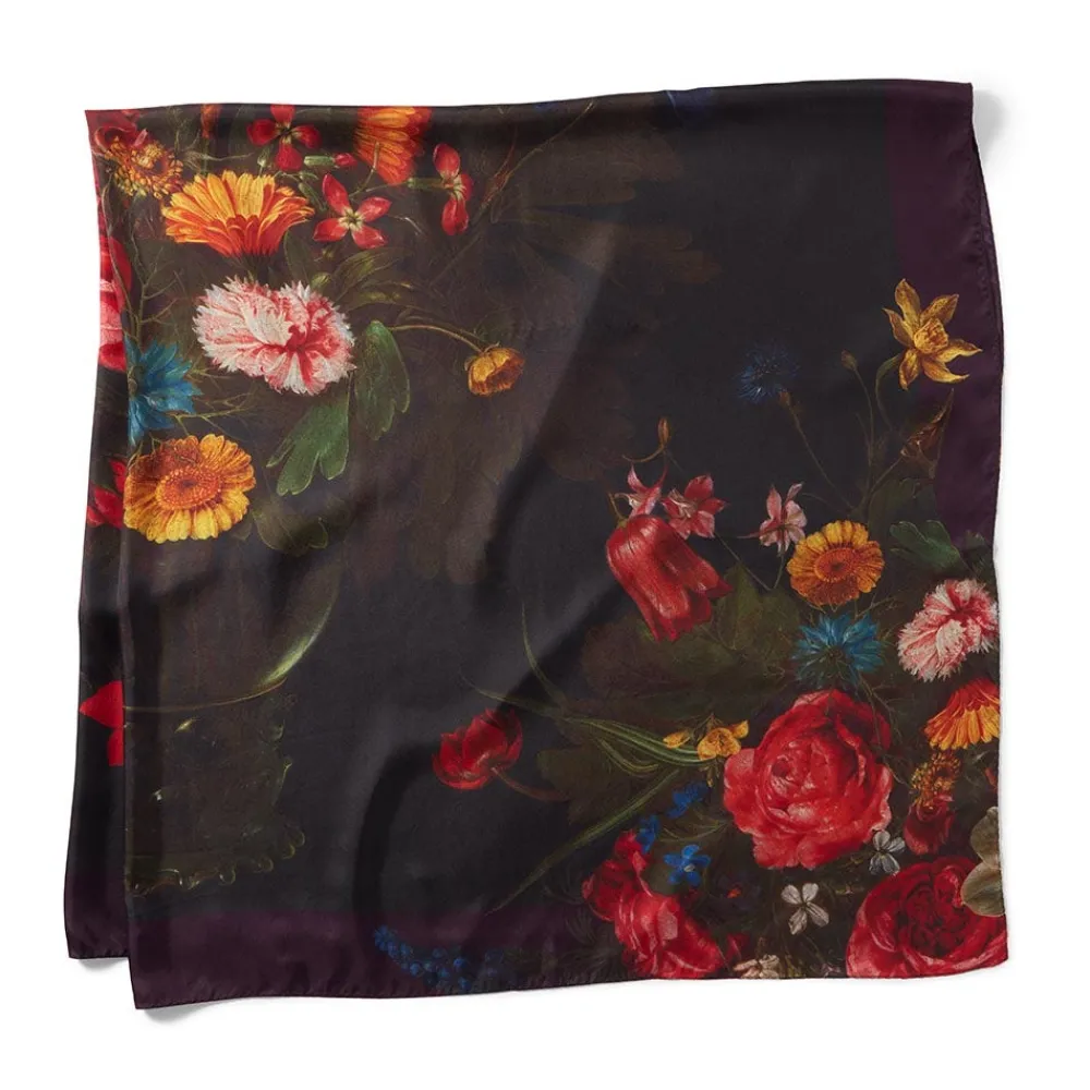 peeters_bouquet_of_flowers_oversize_oblong_scarf_2.webp Peeters Bouquet of Flowers Oversize Oblong Scarf*The Met Store Best