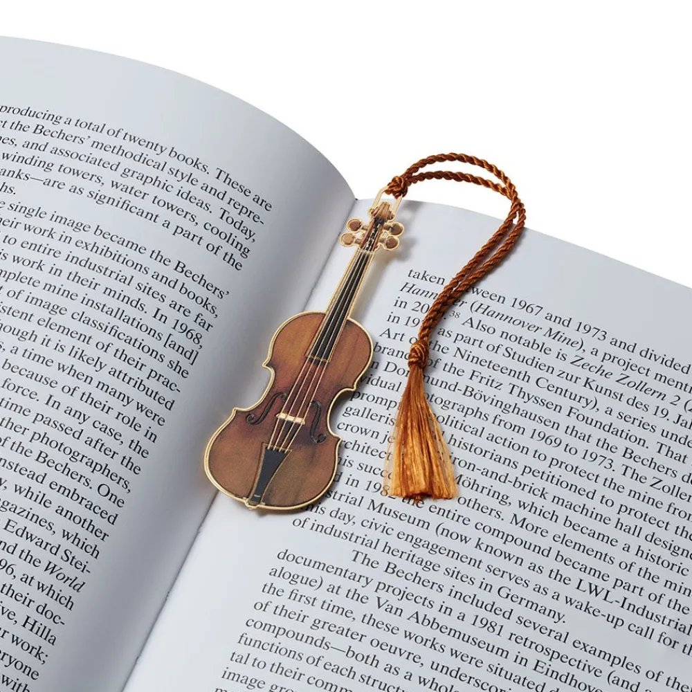 stradivarius_violin_bookmark_1.webp Stradivarius Violin Bookmark*The Met Store Outlet