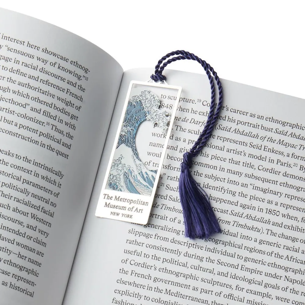 the_great_wave_bookmark_1.webp The Great Wave Bookmark*The Met Store Hot